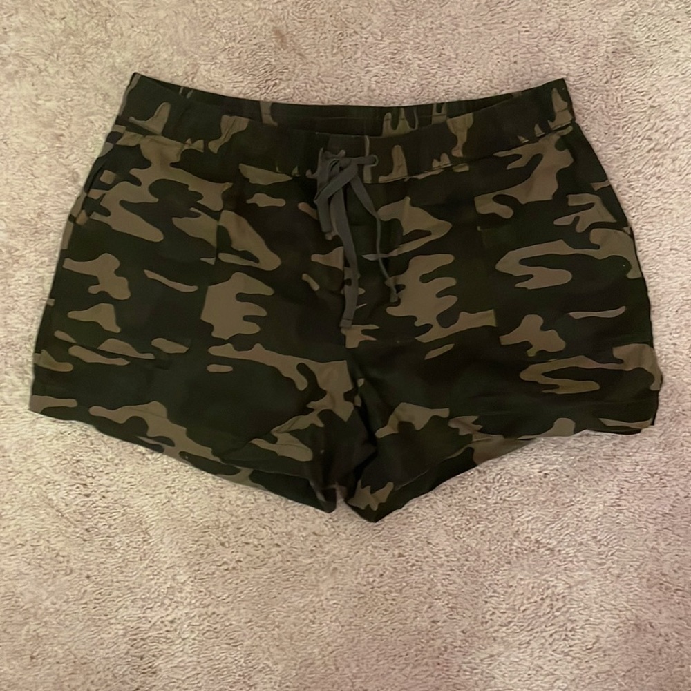 Soho L camouflage shorts